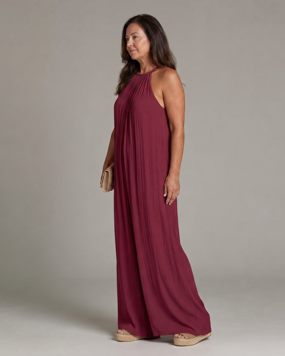 Sylvara | Plissierter Halter Jumpsuit mit weitem Bein