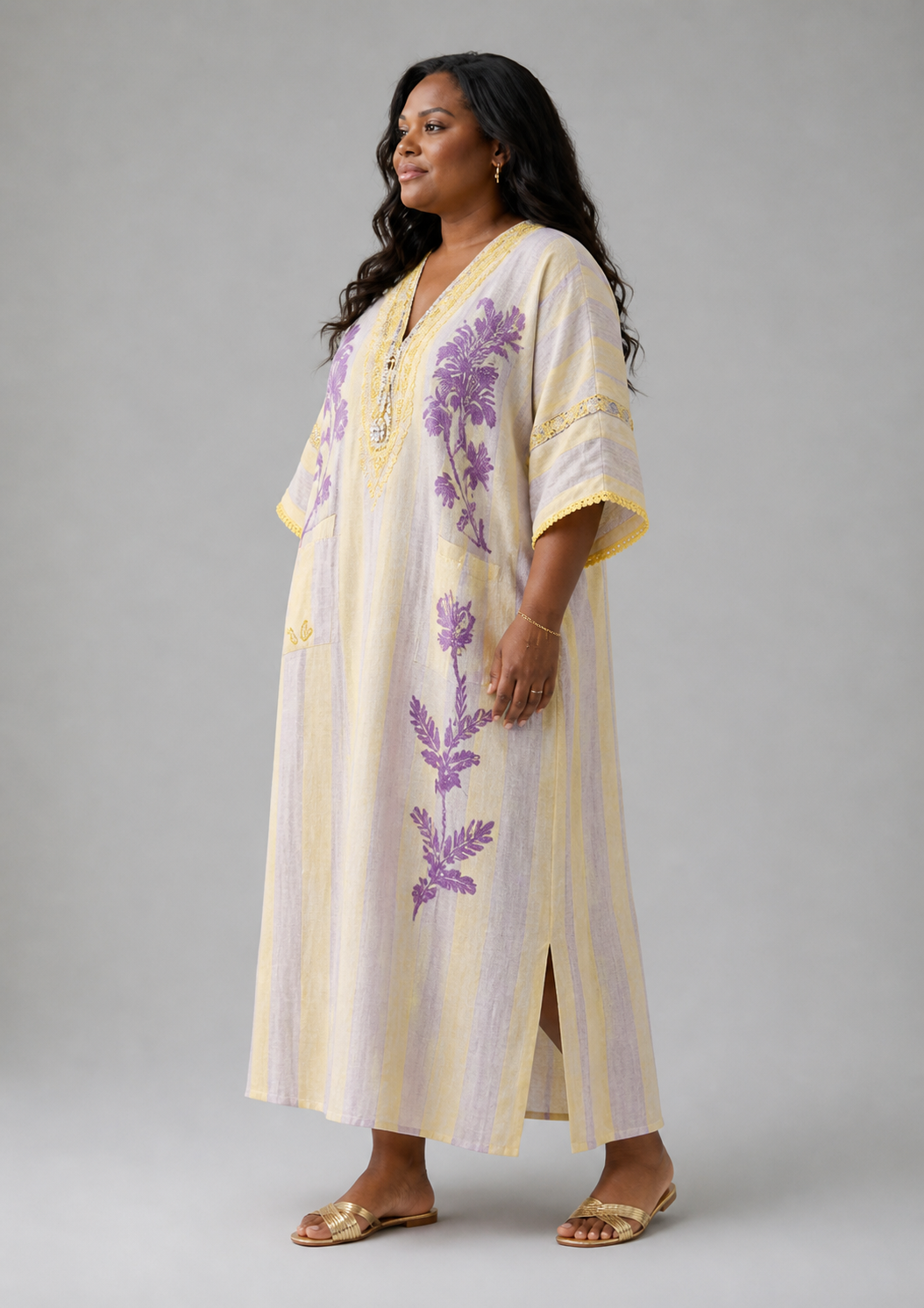 Aurelia | V-Ausschnitt Maxikleid mit halben Ärmeln und Streifenmuster