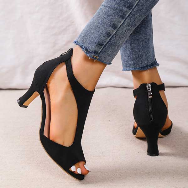 Orthopädische Sandalen mit Absatz