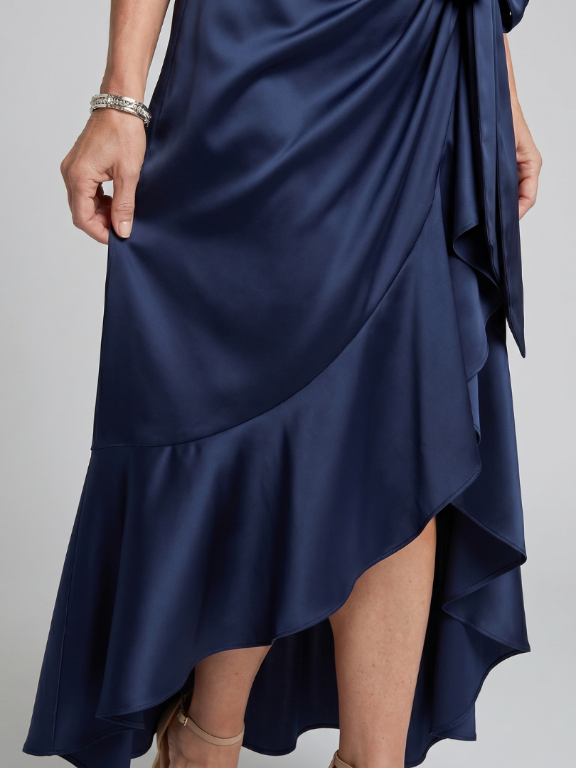Honora | Halterneck Wickelkleid mit asymmetrischem Saum
