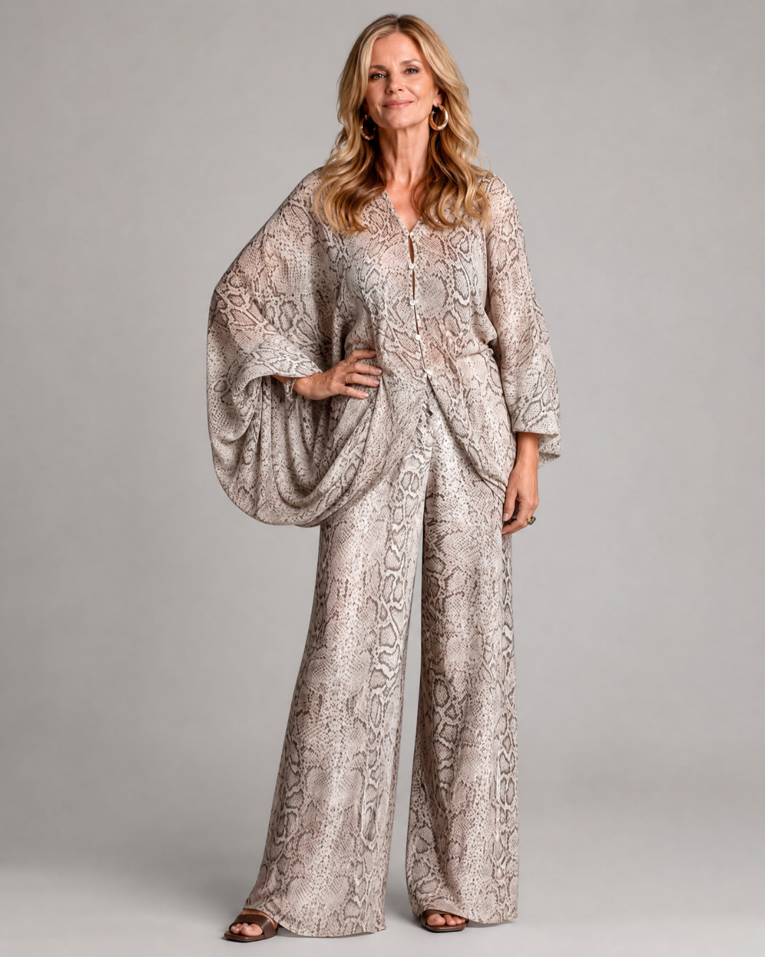 Esmoria | Bluse mit Schlangenprint und weit geschnittene Hose Set