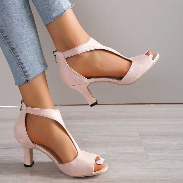 Orthopädische Sandalen mit Absatz