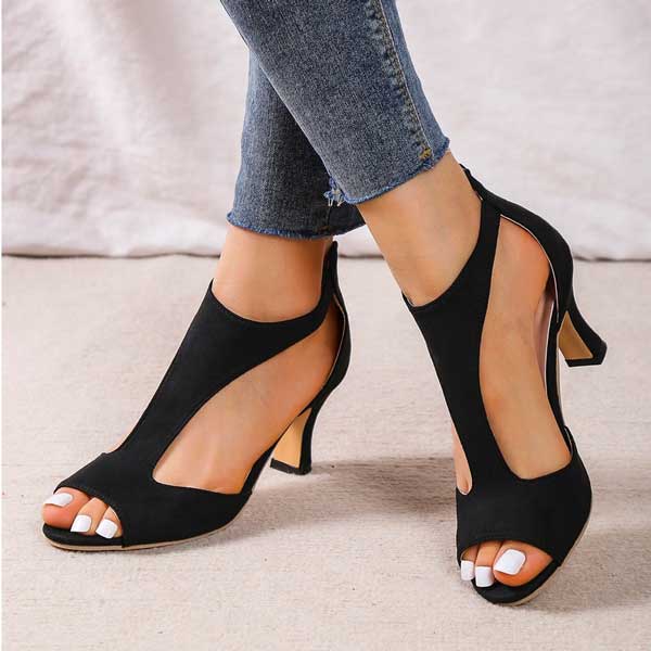 Orthopädische Sandalen mit Absatz